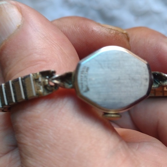 Elegant Gold 10k Women's Watch - Picture 2 of 2